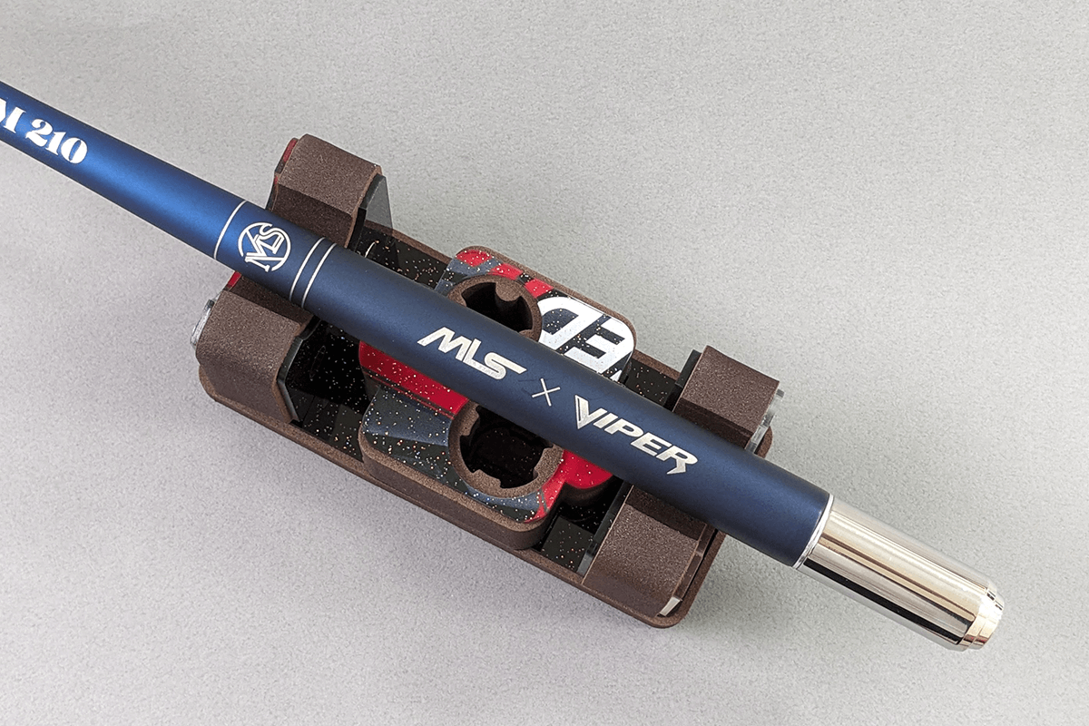 平放釣竿的樣子